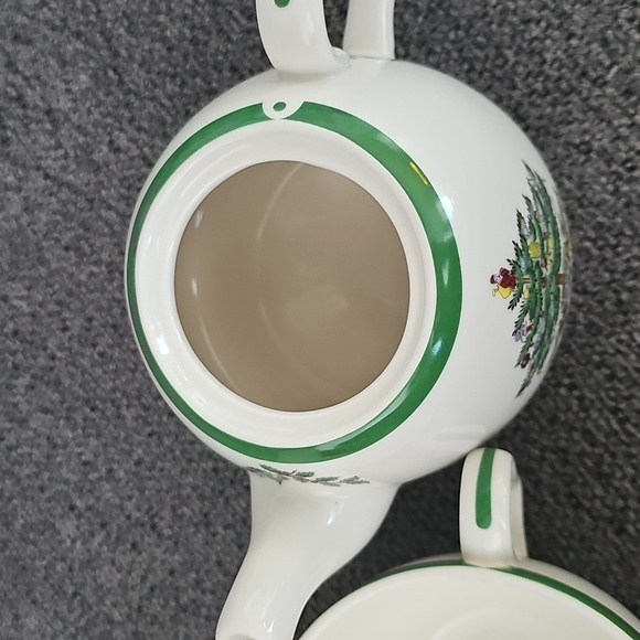 NWOT CHRISTMAS IN JULY Festive Christmas Tree Teapot - Picture 5 of 9